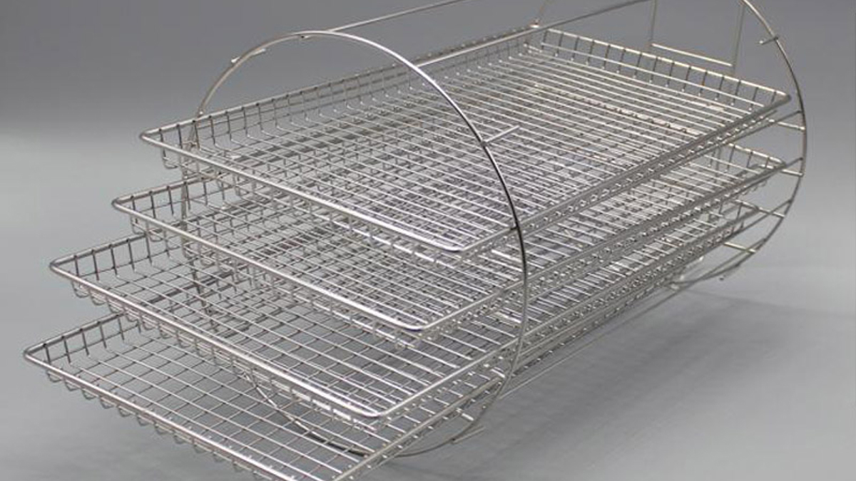 Конструкция из каркаса и лотков